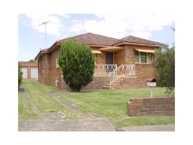 6 Railway Street, Guildford NSW 2161