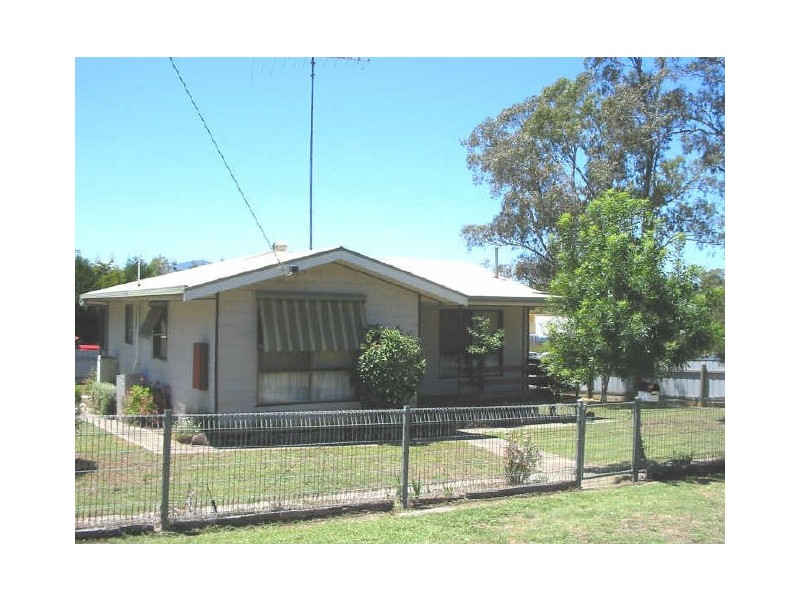39 Powlett Street, Broadford VIC 3658