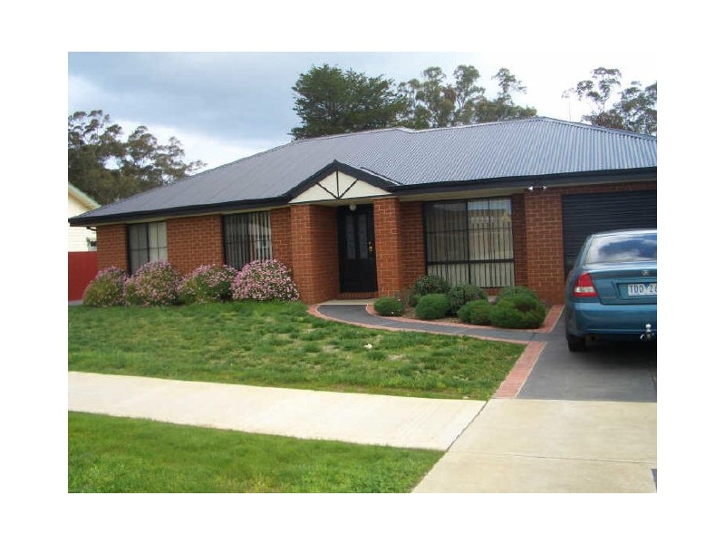 1/4 Short Street, Broadford VIC 3658