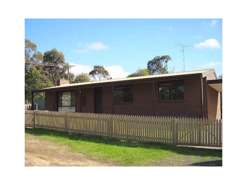 35 First Street, Broadford VIC 3658