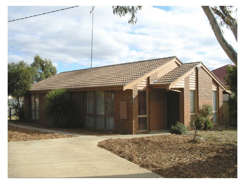 8 Donaldson Drive, Broadford VIC 3658