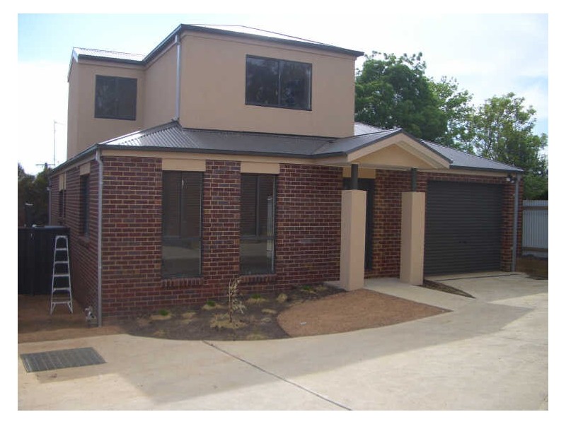 4/12 Mia Mia Road, Broadford VIC 3658