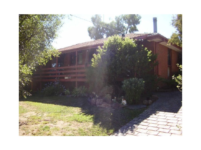 11 Andrew Avenue, Clonbinane VIC 3658