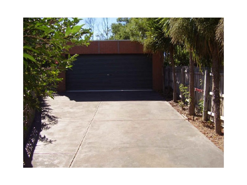 11 Andrew Avenue, Clonbinane VIC 3658