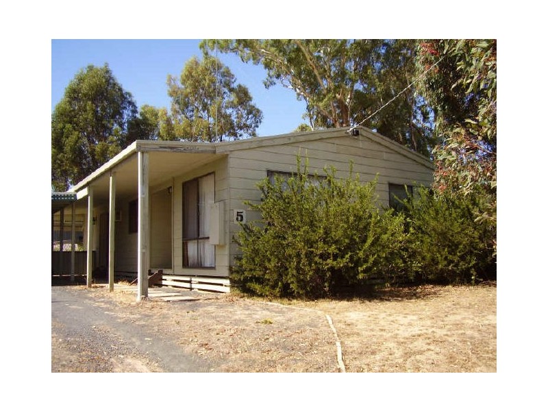 5 Donaldson Drive, Broadford VIC 3658