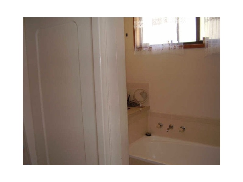 5 Donaldson Drive, Broadford VIC 3658