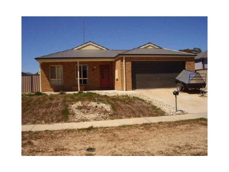 48 Donaldson Drive, Broadford VIC 3658