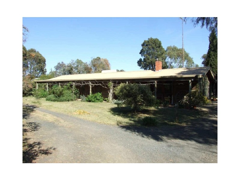 615 Dry Creek Rd, Kilmore East VIC 3764