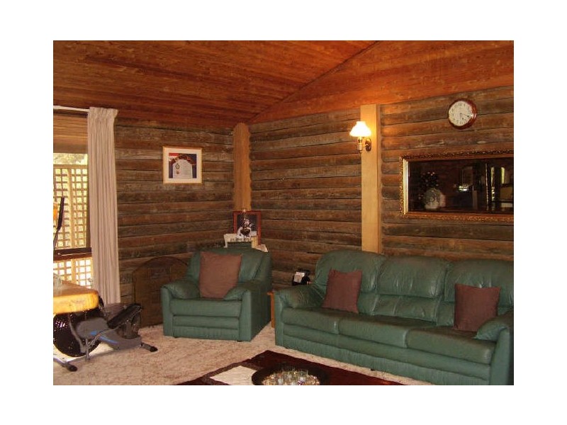 615 Dry Creek Rd, Kilmore East VIC 3764