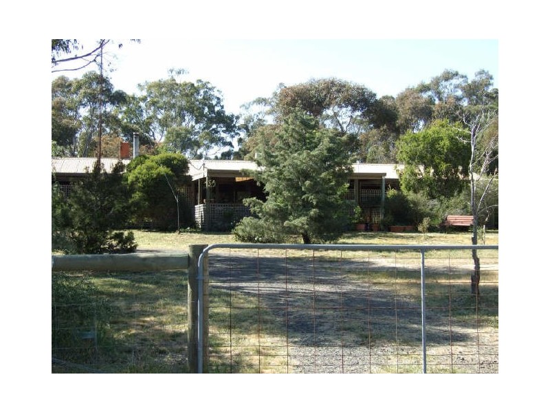 615 Dry Creek Rd, Kilmore East VIC 3764