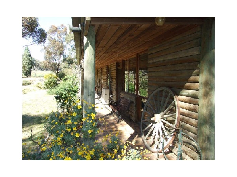 615 Dry Creek Rd, Kilmore East VIC 3764