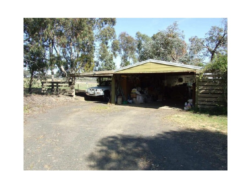 615 Dry Creek Rd, Kilmore East VIC 3764