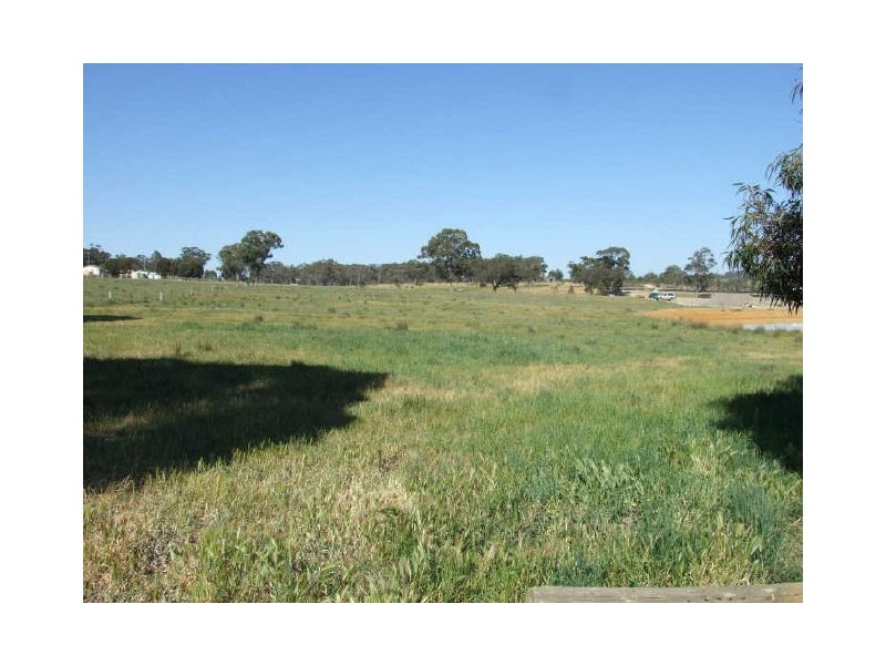 615 Dry Creek Rd, Kilmore East VIC 3764