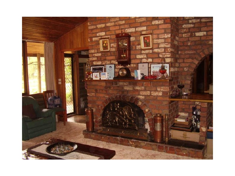 615 Dry Creek Rd, Kilmore East VIC 3764