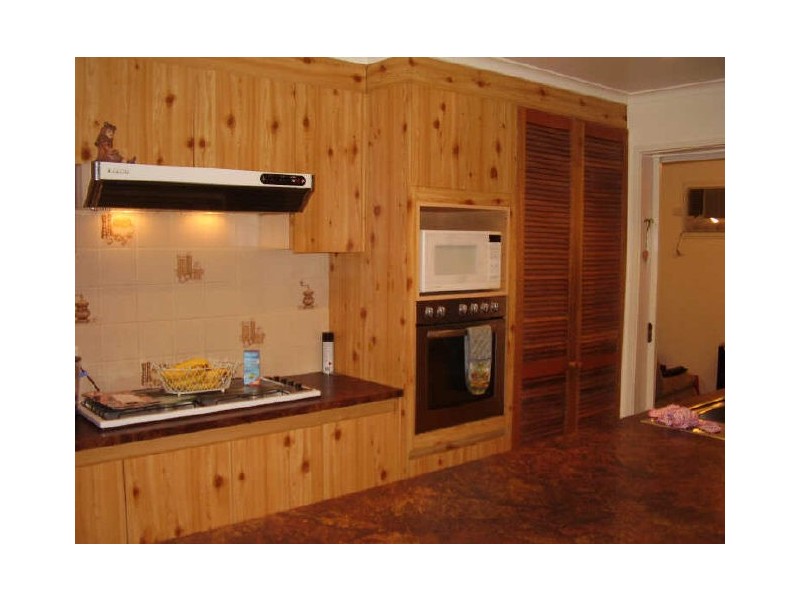 18 Club Parade, Kilmore VIC 3764