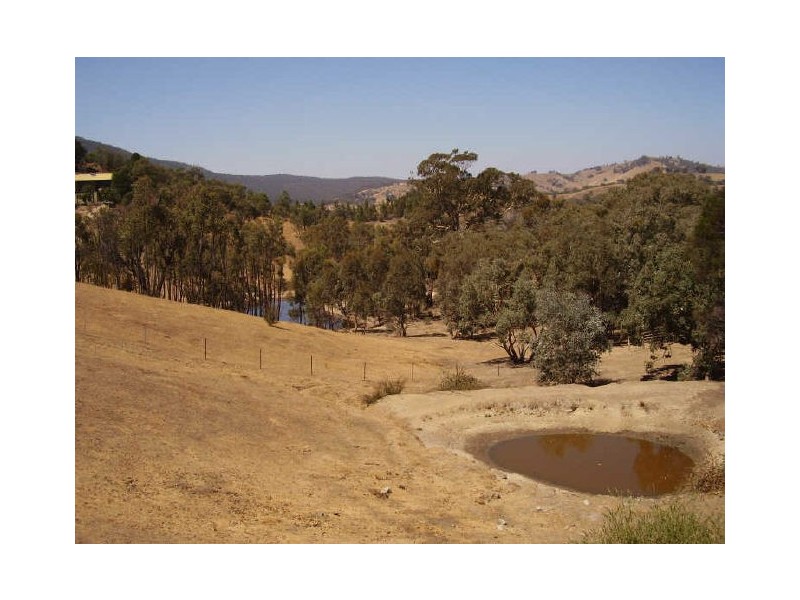 395 Davis Road, Broadford VIC 3658