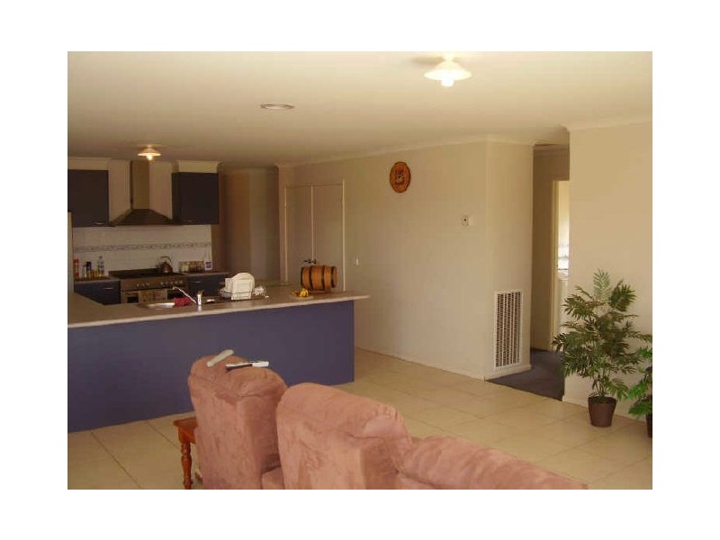 34 Chrystobel Way, Kilmore VIC 3764