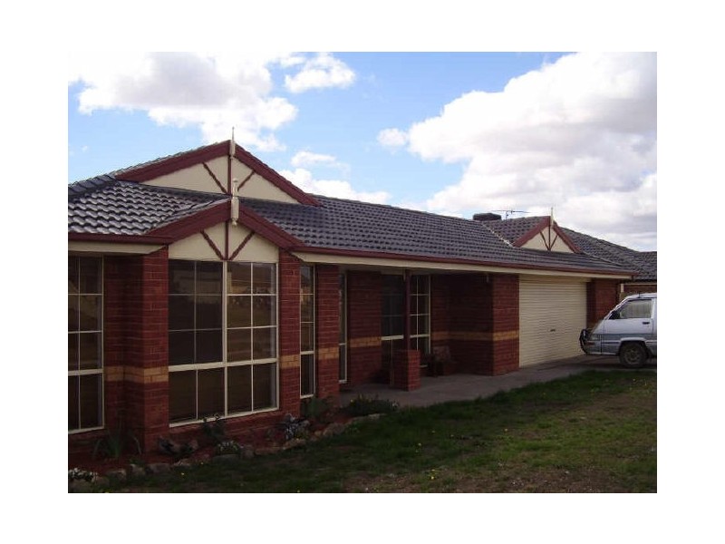 34 Chrystobel Way, Kilmore VIC 3764