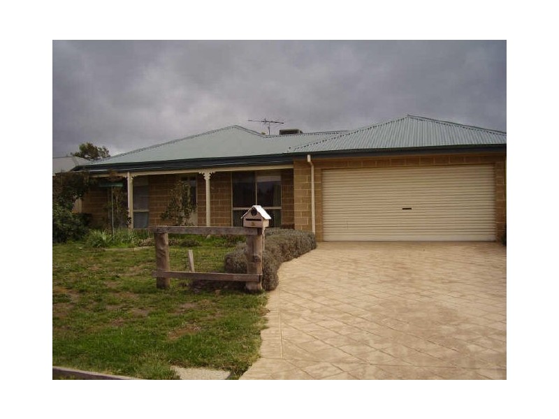 5 Candice Street, Kilmore VIC 3764