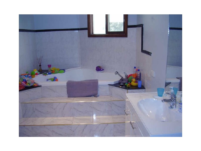 270 Marchbanks Rd, Broadford VIC 3658