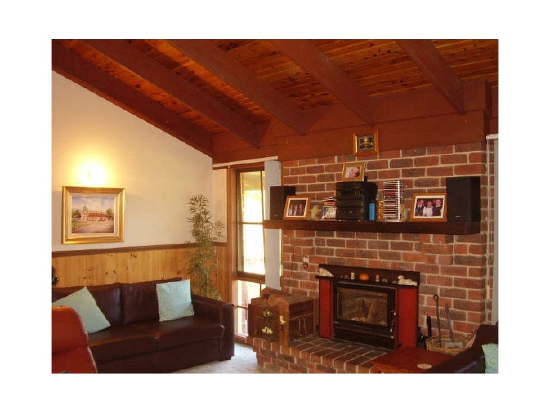 7 McDonald Drive, Wandong VIC 3758