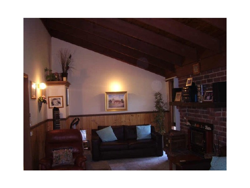 7 McDonald Drive, Wandong VIC 3758