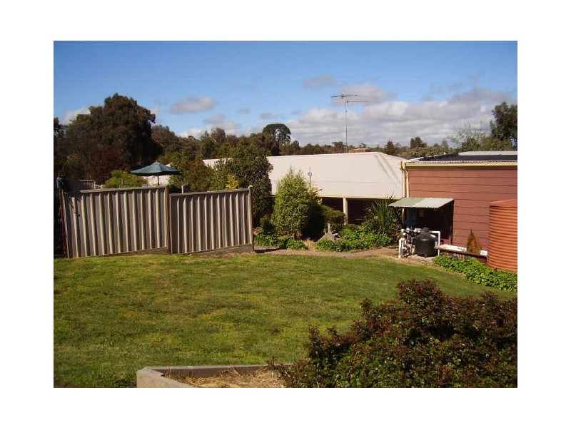 7 McDonald Drive, Wandong VIC 3758