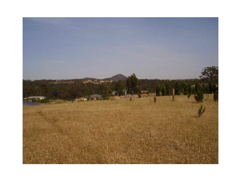 8 Roditis Avenue, Broadford VIC 3658