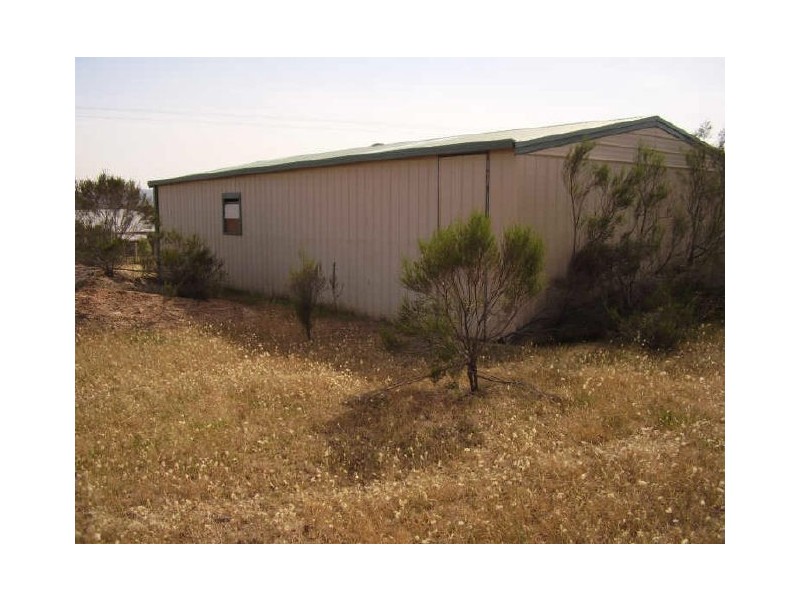 8 Roditis Avenue, Broadford VIC 3658