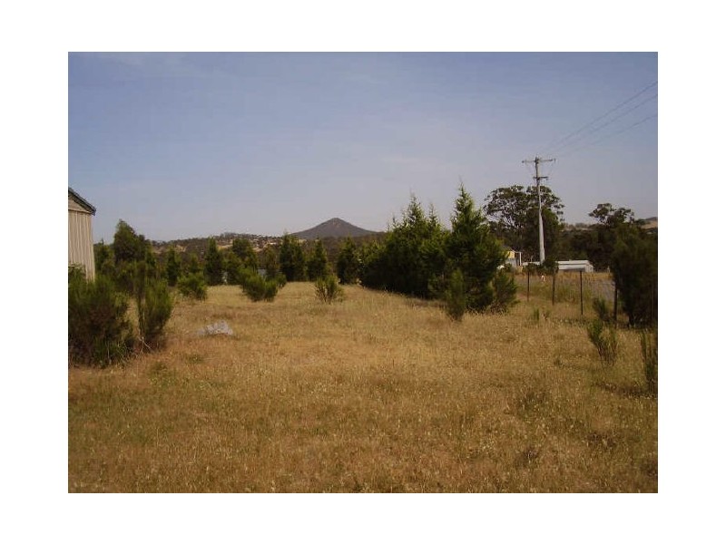 8 Roditis Avenue, Broadford VIC 3658