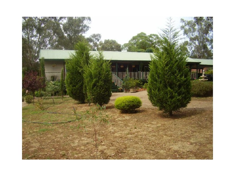 12 Fleming Drive, Broadford VIC 3658