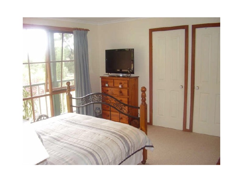 12 Fleming Drive, Broadford VIC 3658