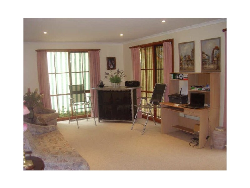 12 Fleming Drive, Broadford VIC 3658