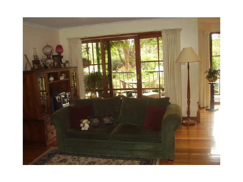 12 Fleming Drive, Broadford VIC 3658