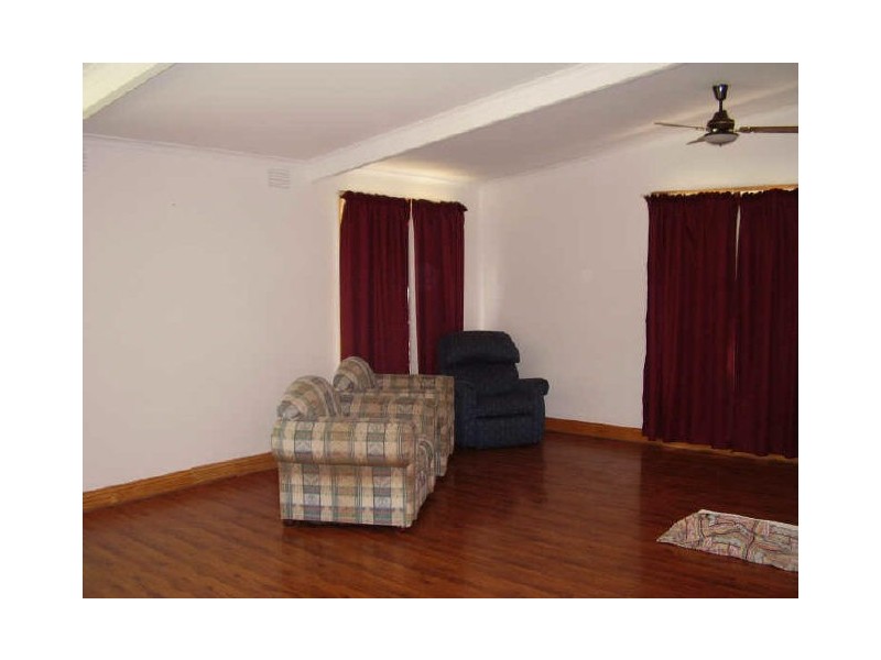 11 Powlett Street, Broadford VIC 3658