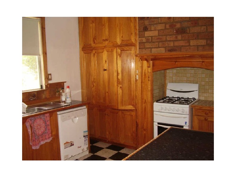 11 Powlett Street, Broadford VIC 3658