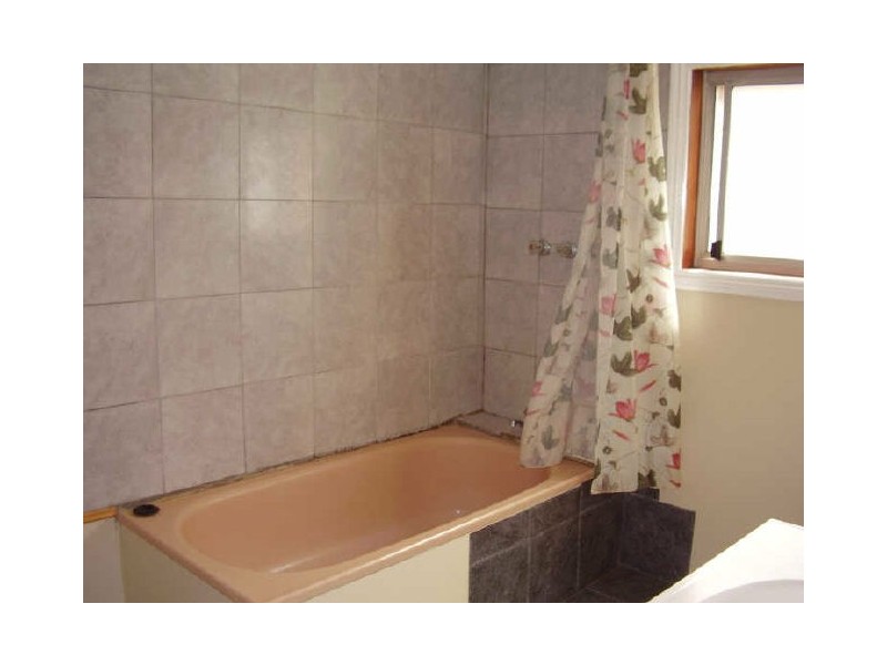 11 Powlett Street, Broadford VIC 3658