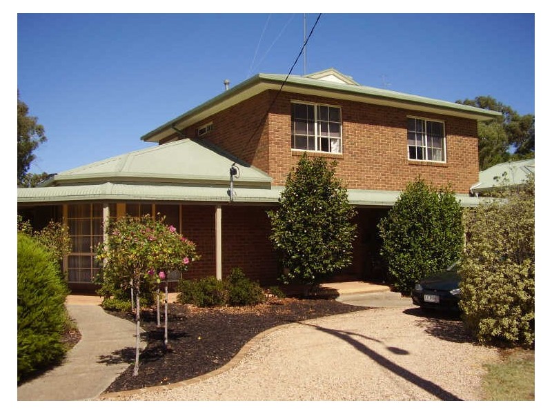 12 Powlett Street, Broadford VIC 3658