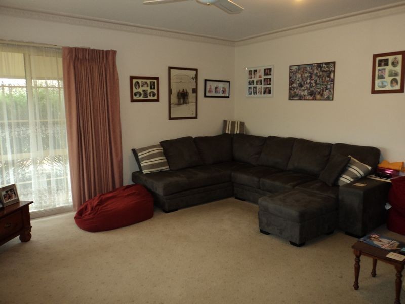 12 Powlett Street, Broadford VIC 3658