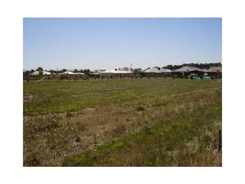 6 Oak Court, Kilmore VIC 3764