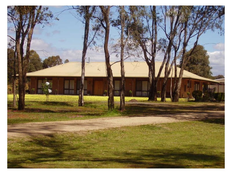 16 Fleming Drive, Broadford VIC 3658