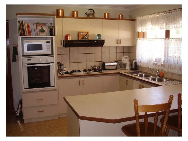 16 Fleming Drive, Broadford VIC 3658