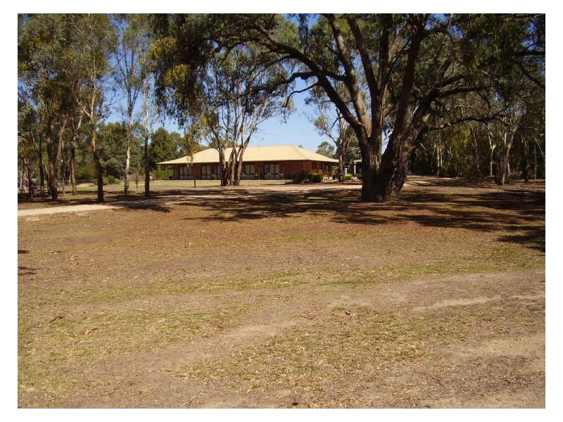 16 Fleming Drive, Broadford VIC 3658