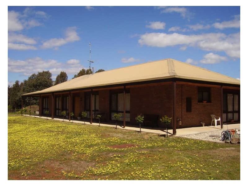 16 Fleming Drive, Broadford VIC 3658
