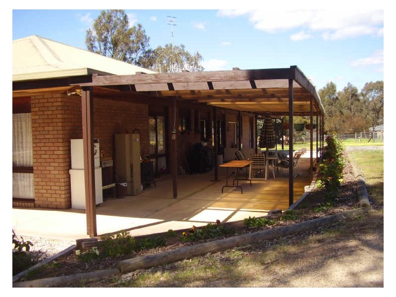 16 Fleming Drive, Broadford VIC 3658