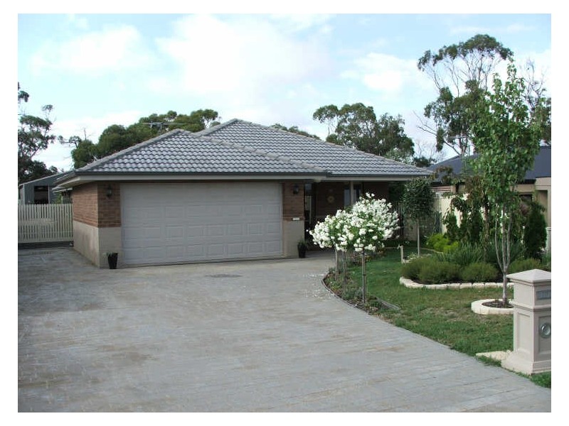 15 Robinia Court, Kilmore VIC 3764