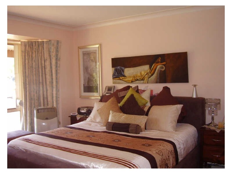 17 Fleming Drive, Broadford VIC 3658