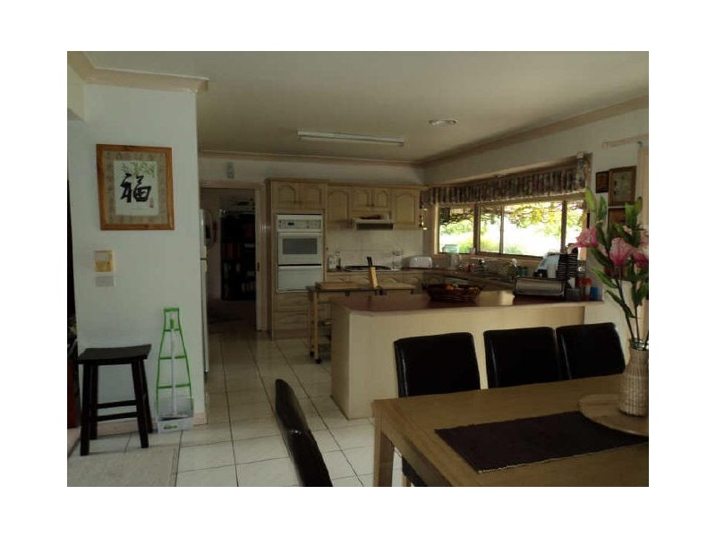 17 Fleming Drive, Broadford VIC 3658