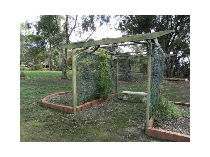 17 Fleming Drive, Broadford VIC 3658