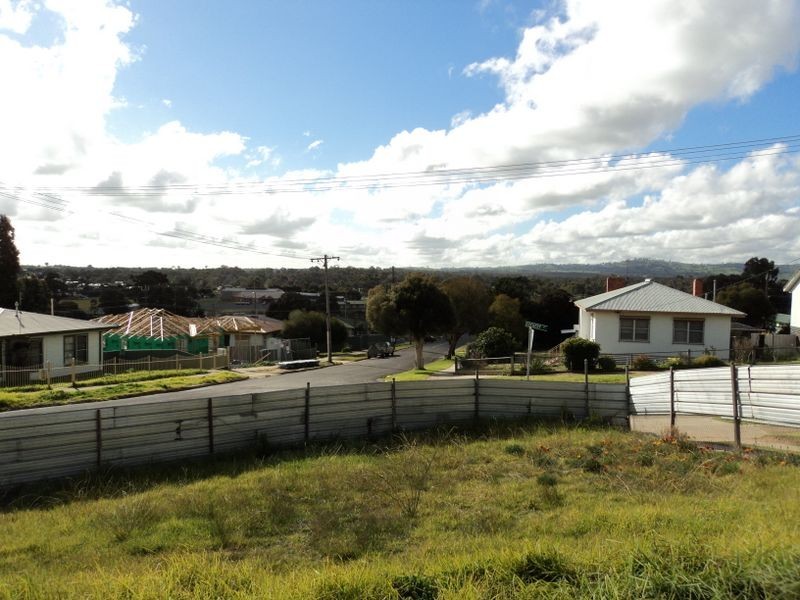 1 Heywood Crescent, Seymour VIC 3660